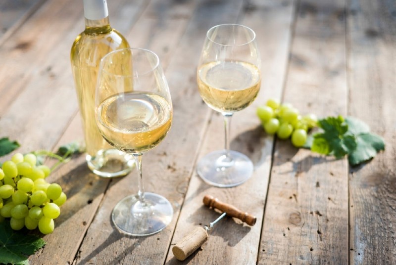 Différence entre un vin blanc sec ou moelleux